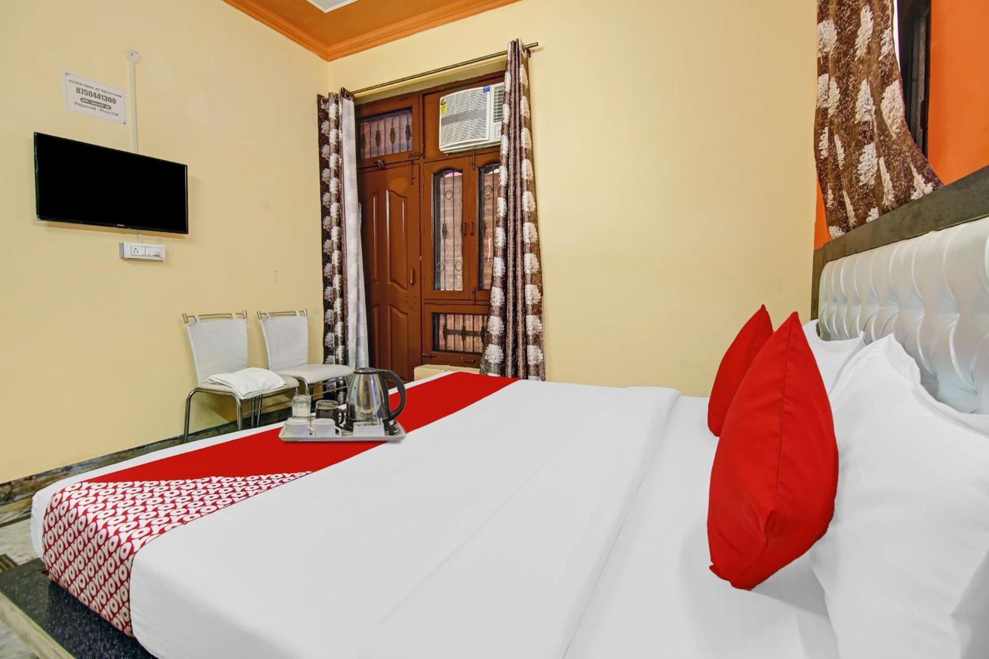 Hotel Oyo Galaxy Plaza Ghaziabad Exterior foto